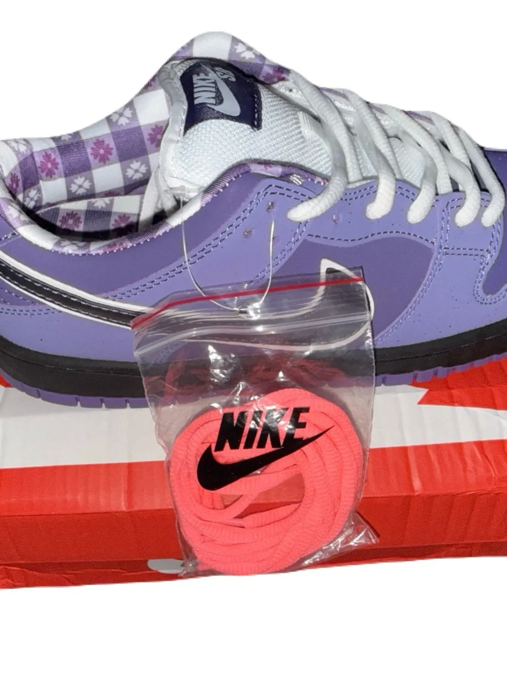 Nike Purple and Black Low-Top Sneakers